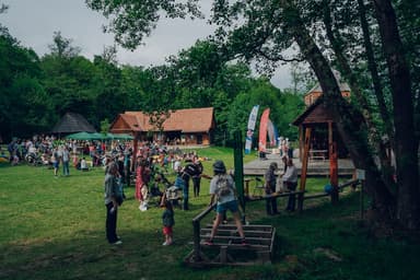  De la Târgul de Jucării până la Aventuri la Arka Park