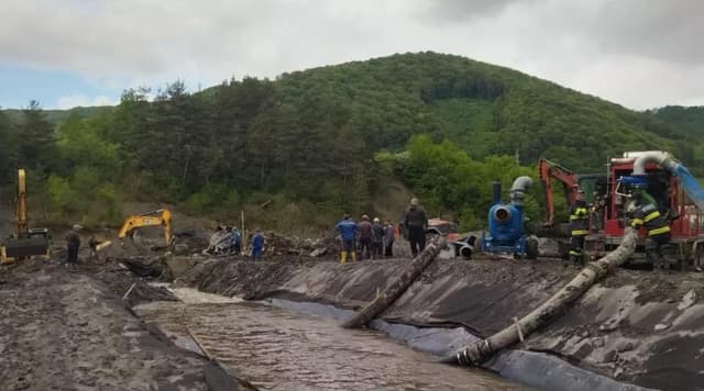  Continuă Lucrările de Securizare în Weekend