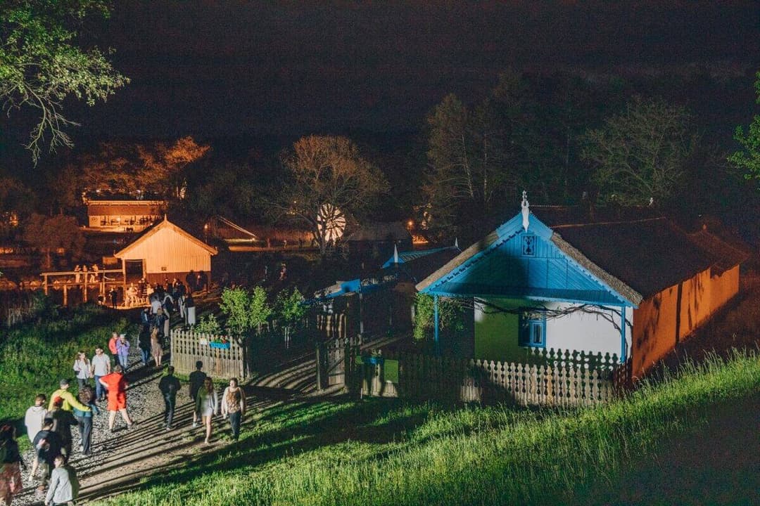 Ghidul Evenimentului Noaptea Muzeelor 2025 la Muzeul ASTRA - Tot ce Trebuie să Știi