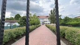 Arestare Preventivă pentru Bărbatul Acuzat de Viol la o Școală din Cisnădie