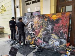 Beni Lucian obține premiul Best Tattoo of the Show la Expoziția de Tatuaje Transilvania în Sibiu, cu trofeu creat de bijutierul Simone El.