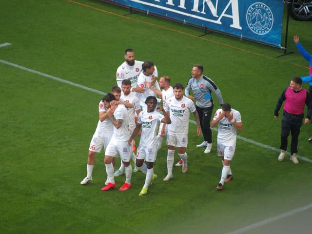 (UPDATE) Triumf Minimal FC Hermannstadt împotriva Poli Iași, Decorat de Stoica. Pregătiri pentru Finala Cupei României cu CFR Cluj!
